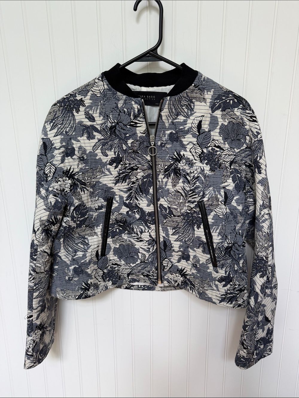 (336)Zara Black, Navy & White Floral Jacquard Cropped Bomber Jacket